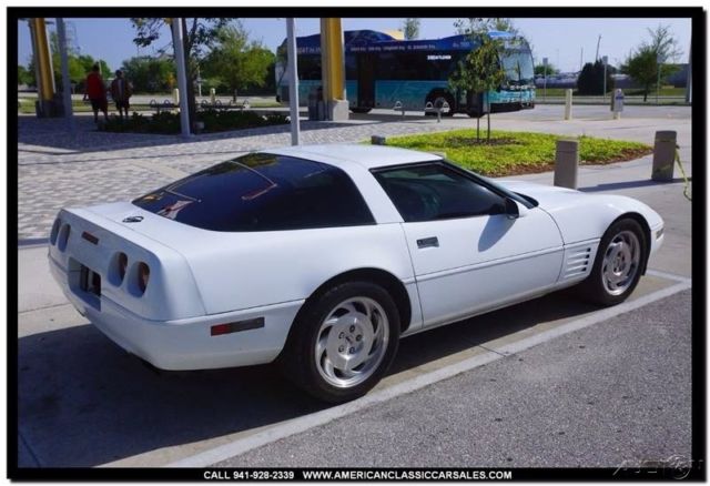 1993 White Chevrolet Corvette Coupe