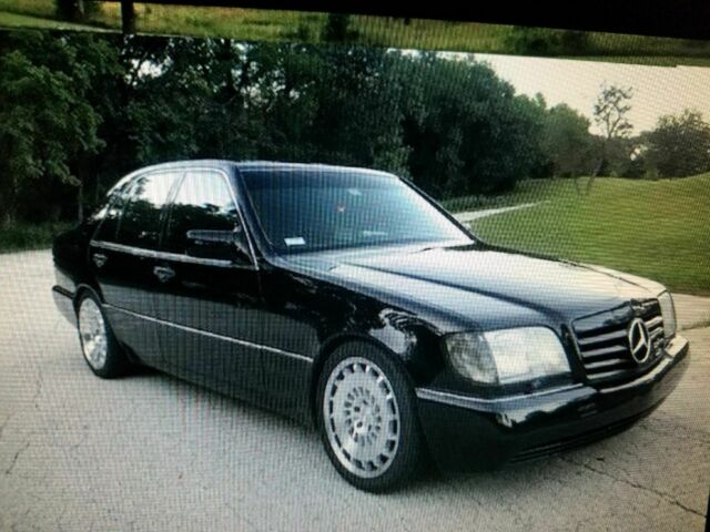 1993 Black Mercedes-Benz 300-Series Sedan