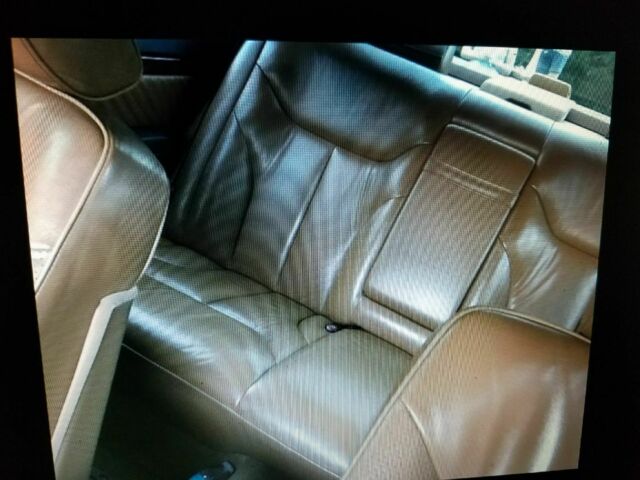 1993 Black Mercedes-Benz 300-Series Sedan