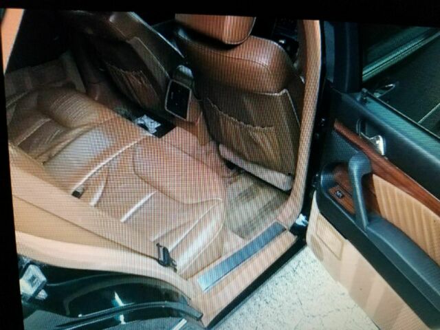 1993 Black Mercedes-Benz 300-Series Sedan