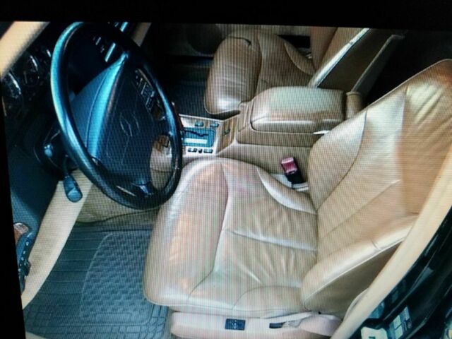 1993 Black Mercedes-Benz 300-Series Sedan