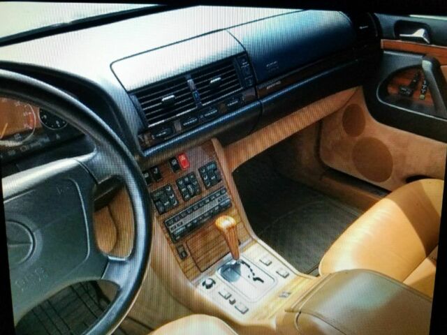 1993 Black Mercedes-Benz 300-Series Sedan