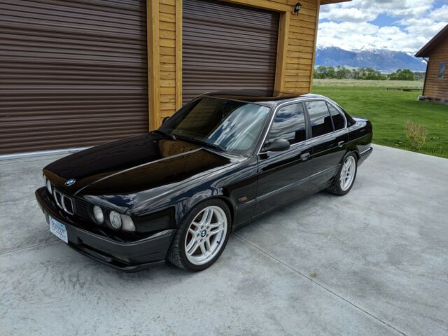 1993 Black BMW 5-Series Sedan