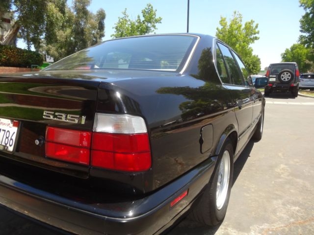 1993 Black BMW 5-Series