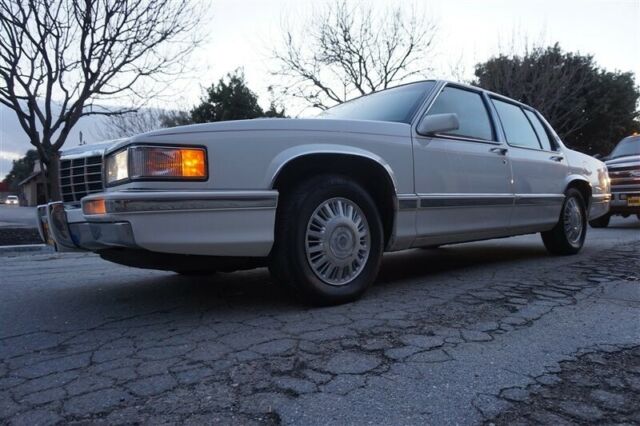 1993 White Cadillac DeVille --