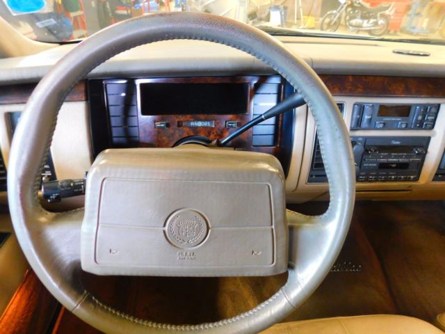 1993 White Cadillac Fleetwood Sedan