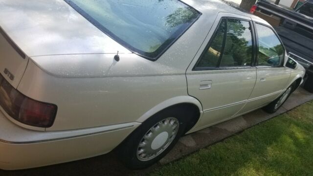 1993 White Cadillac Seville Sedan