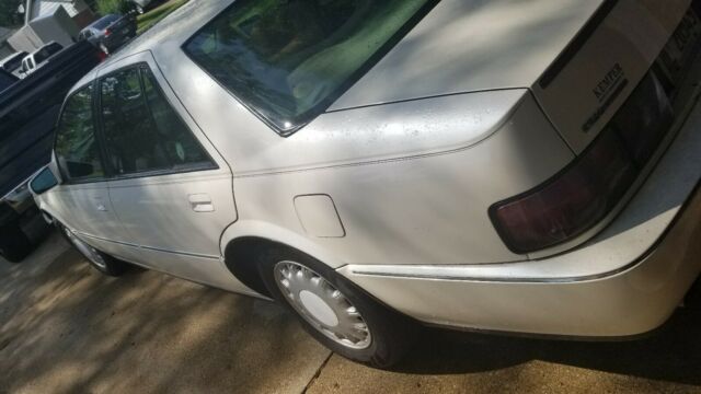 1993 White Cadillac Seville Sedan