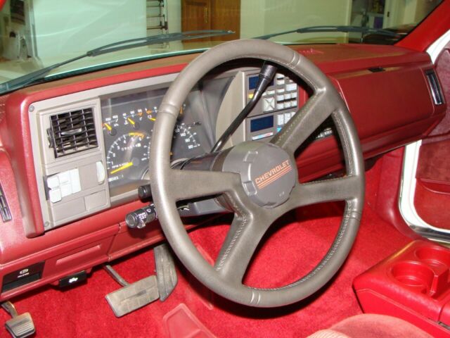 1993 White Chevrolet C/K Pickup 1500 TRUCK