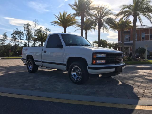 1993 White Chevrolet C/K Pickup 1500 Truck