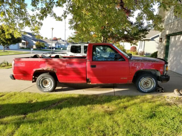 1993 Red Chevrolet C/K Pickup 1500 Standard Cab Pickup