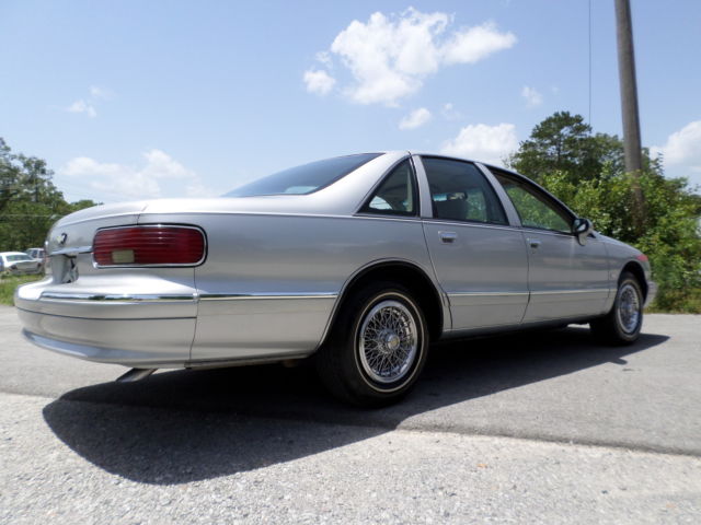 19930000 Silver Chevrolet Capriceold Sedan