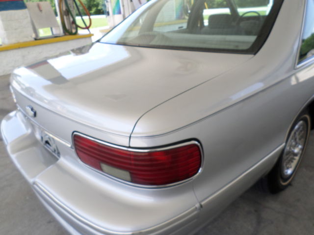 19930000 Silver Chevrolet Capriceold Sedan