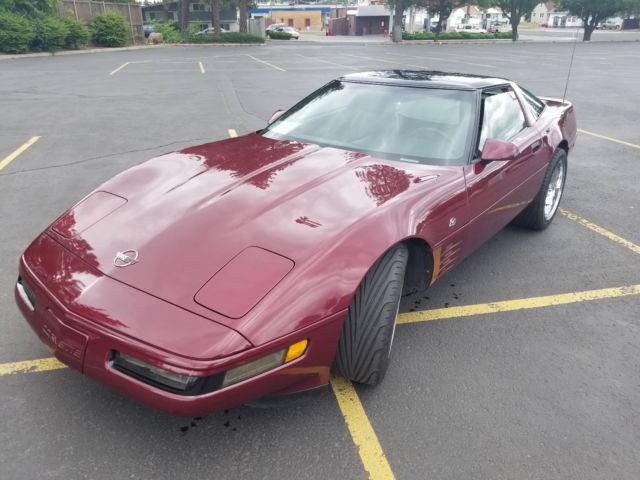 1993 Maroon Chevrolet Corvette Coupe