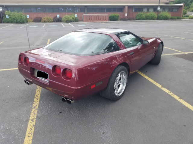 1993 Maroon Chevrolet Corvette Coupe