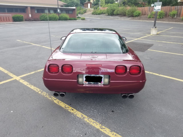 1993 Maroon Chevrolet Corvette Coupe