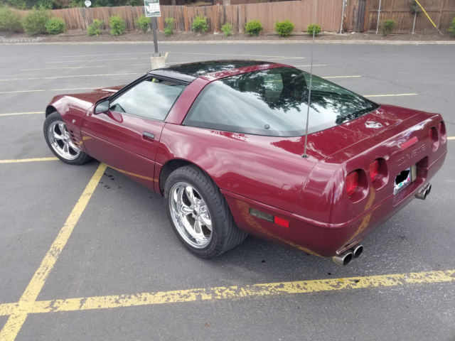 1993 Maroon Chevrolet Corvette Coupe