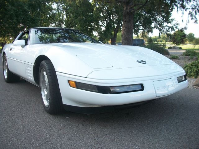 1993 White Chevrolet Corvette Coupe