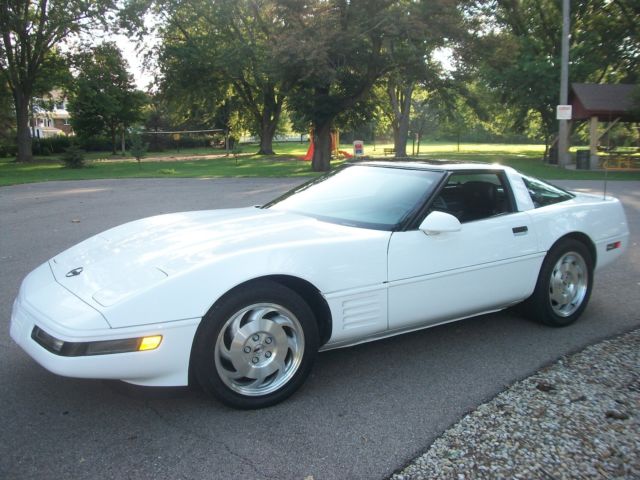 1993 White Chevrolet Corvette Coupe