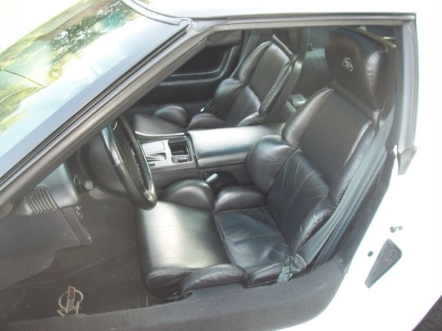 1993 White Chevrolet Corvette Coupe