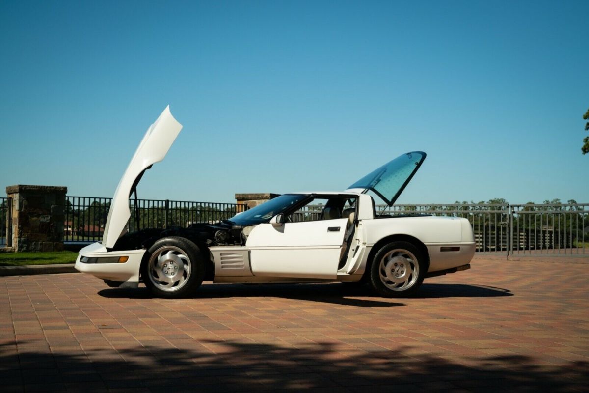 1993 Green Chevrolet Corvette Coupe
