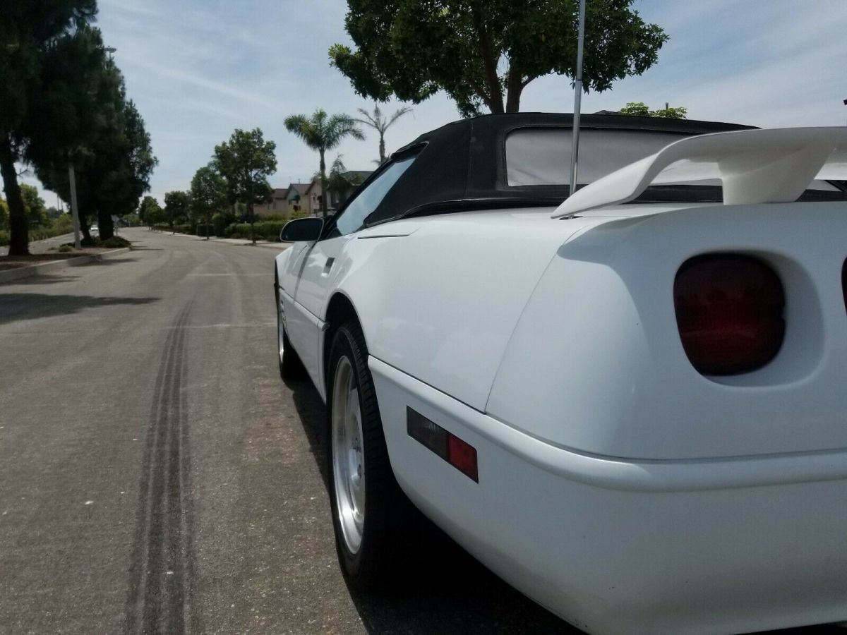 1993 White Chevrolet Corvette Convertible