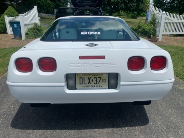 1993 White Chevrolet Corvette Coupe