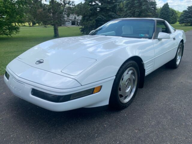 1993 White Chevrolet Corvette Coupe