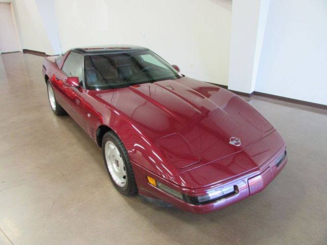 1993 MAROON Chevrolet Corvette --