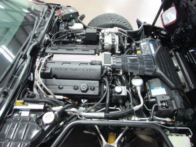 1993 MAROON Chevrolet Corvette --