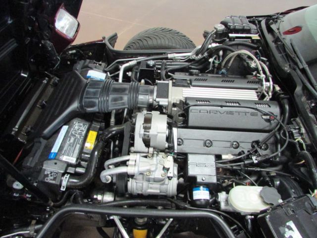 1993 MAROON Chevrolet Corvette --