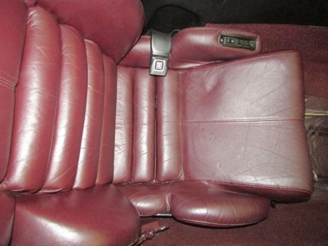 1993 MAROON Chevrolet Corvette --