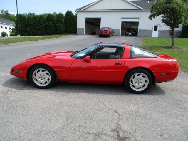 1993 Red Chevrolet Corvette Coupe