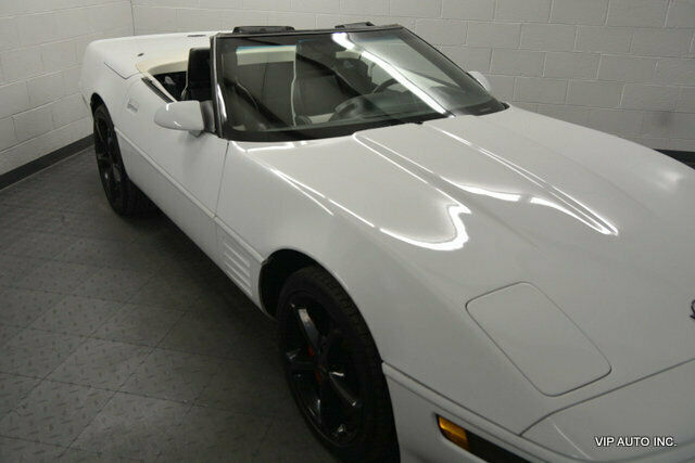 1993 White Chevrolet Corvette Convertible