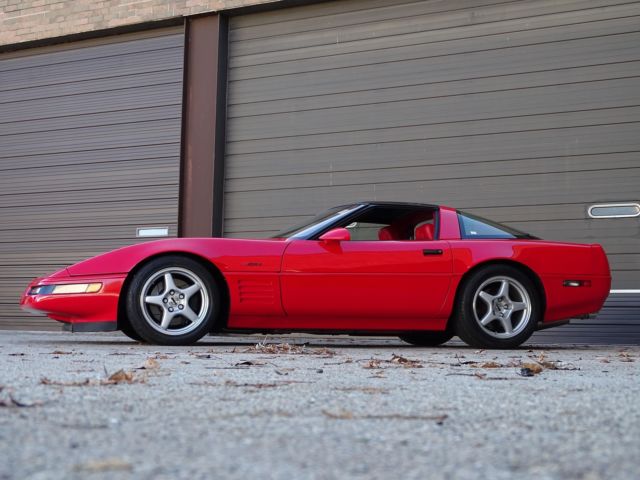 1993 Red Chevrolet Corvette --