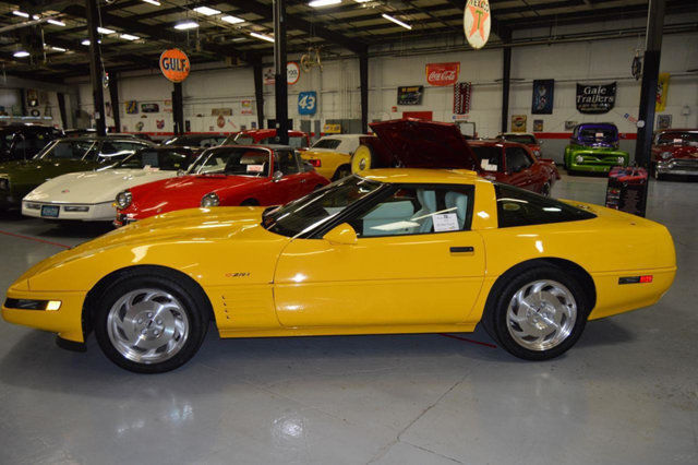 1993 Yellow Chevrolet Corvette Coupe