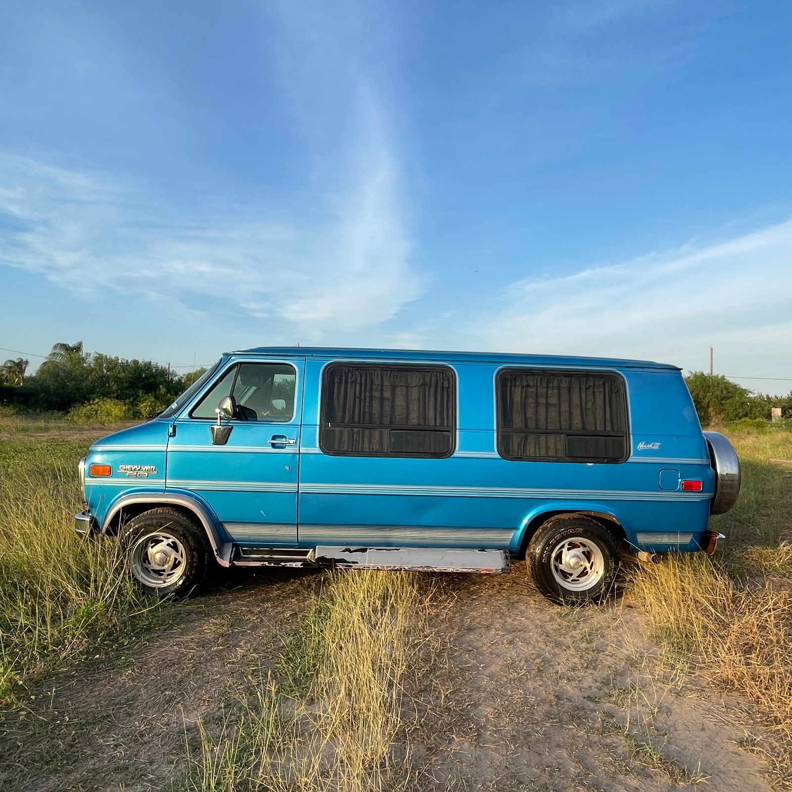 1994 White Chevrolet G20 Van