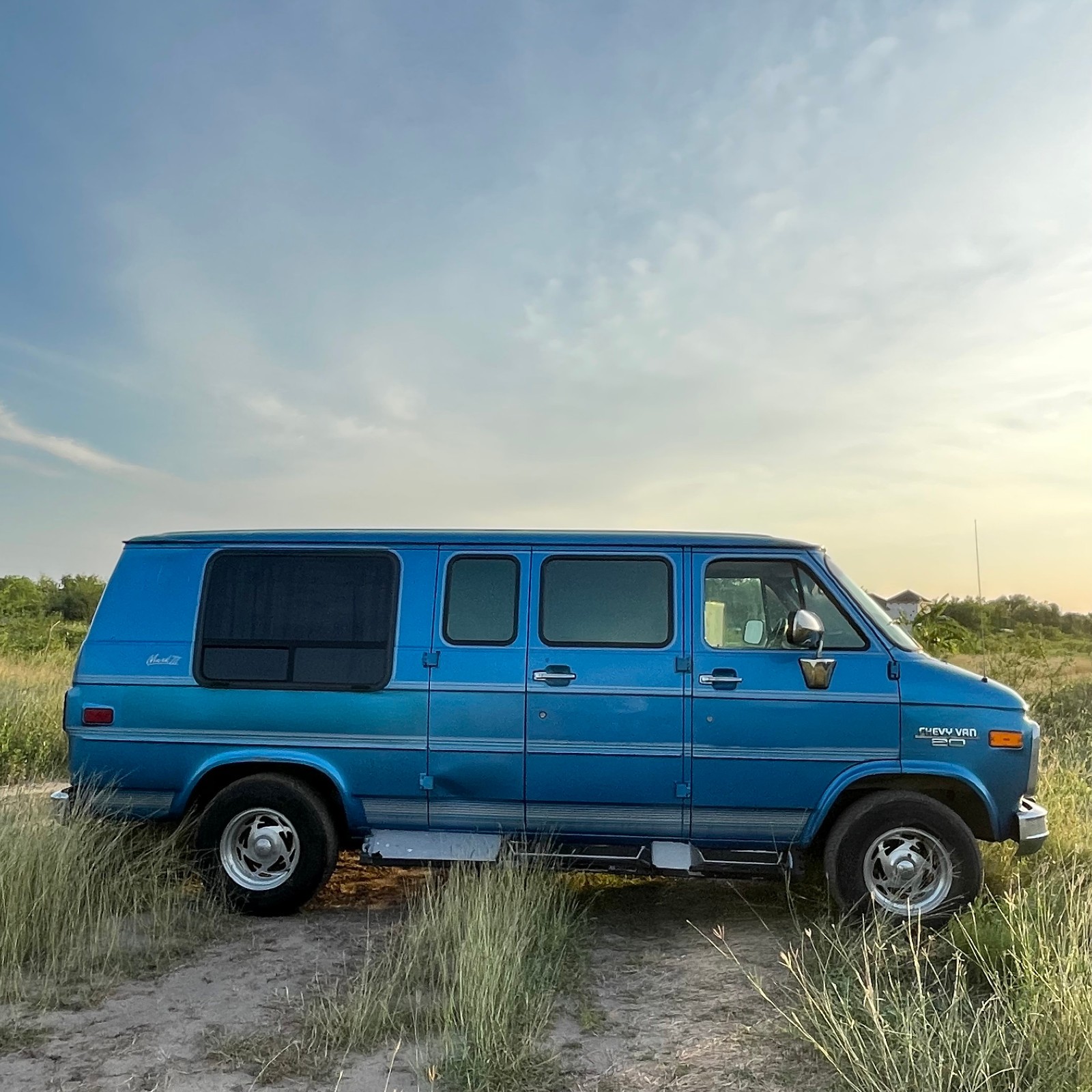 1994 White Chevrolet G20 Van