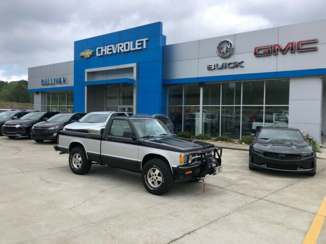 1993 Chevrolet S-10 Standard Cab Pickup