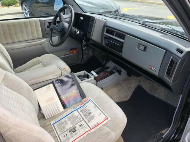 1993 Chevrolet S-10 Standard Cab Pickup
