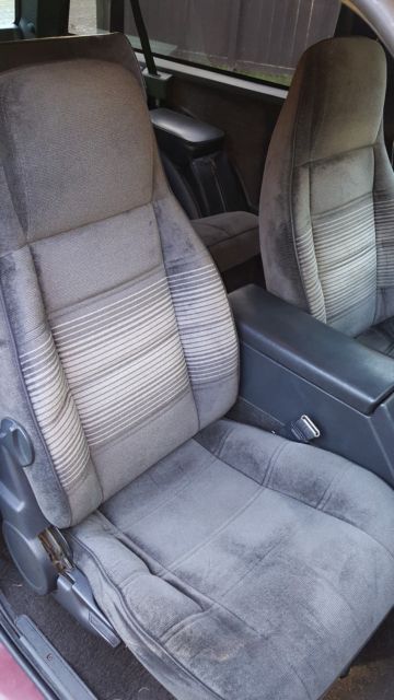 1993 Red Chevrolet S-10 SUV