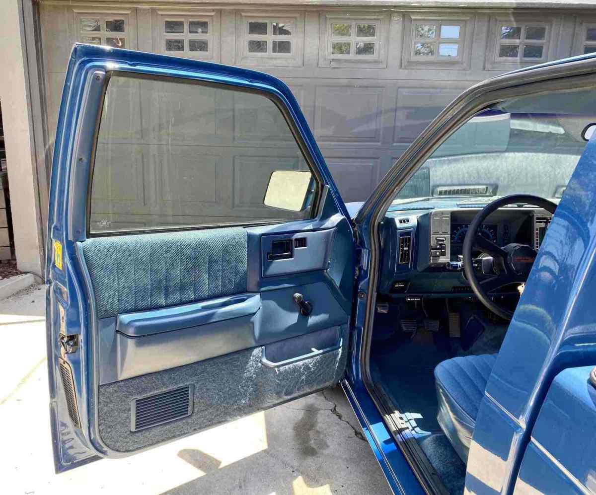 1993 Blue Chevrolet S10 Pickup