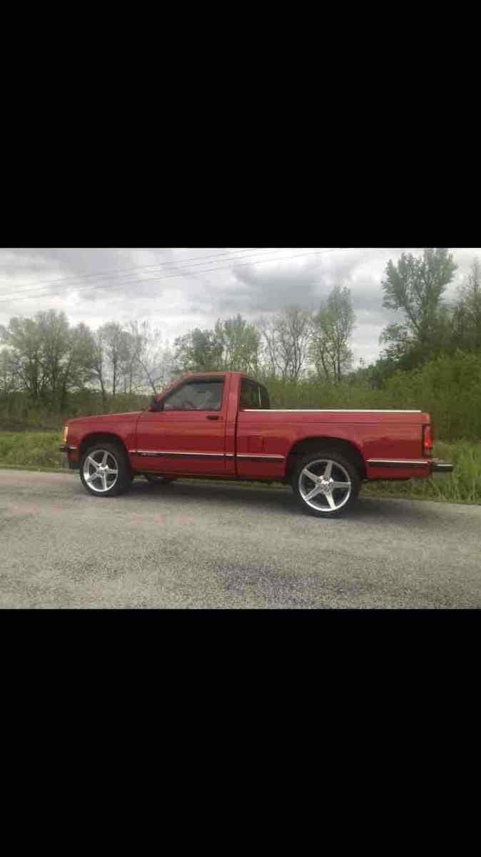 1993 Red Chevrolet S10 Pickup