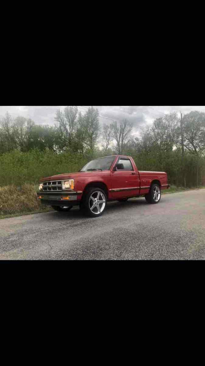 1993 Red Chevrolet S10 Pickup