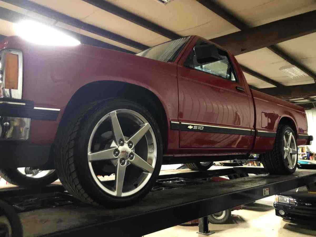 1993 Red Chevrolet S10 Pickup