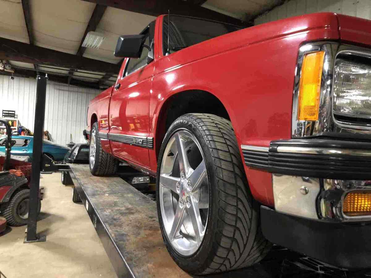 1993 Red Chevrolet S10 Pickup