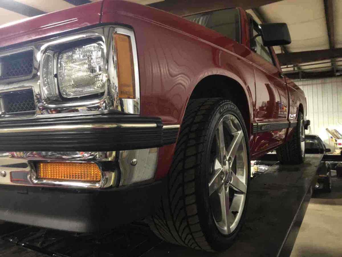 1993 Red Chevrolet S10 Pickup