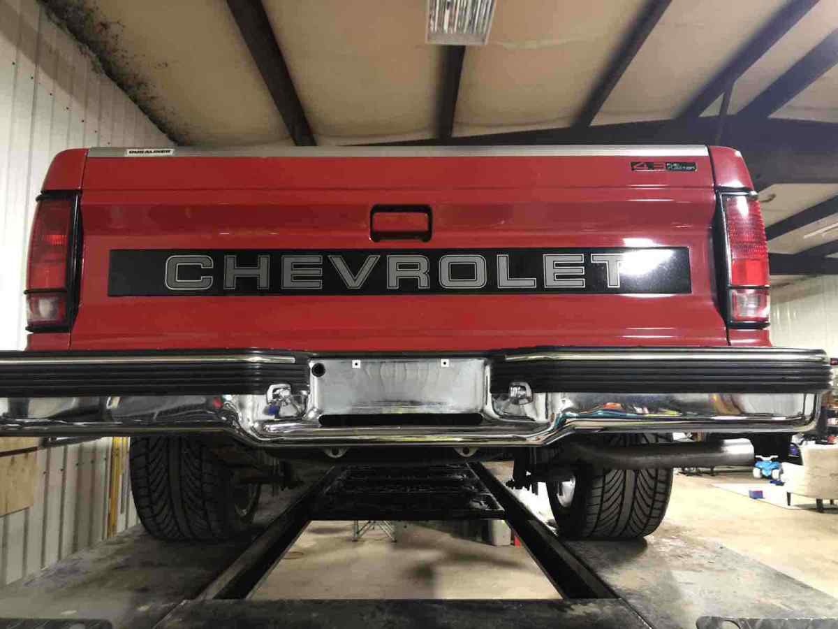 1993 Red Chevrolet S10 Pickup