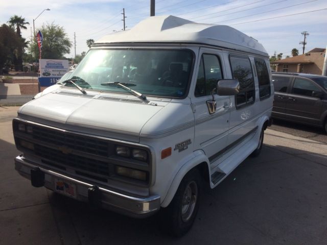 1993 White Chevrolet G20 Van Van Camper