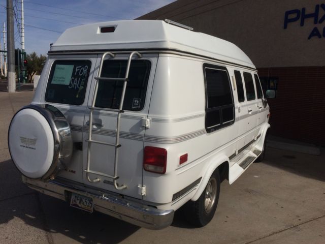 1993 White Chevrolet G20 Van Van Camper